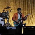 Penampilan Weezer di Konser 'Blue Album Night'