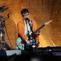 Penampilan Weezer di Konser 'Blue Album Night'