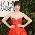 Zooey Deschanel di Red Carpet Golden Globe Awards 2013