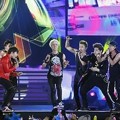 Aksi Super Junior di Panggung Golden Disk Awards 2013