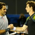 Roger Federer Memberi Selamat Andy Murray