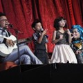 Keluarga Uya Kuya di Infotainment Awards SCTV 2013