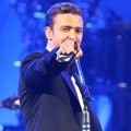 Aksi Panggung Justin Timberlake di Konser Super Bowl 2013