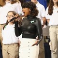 Penampilan Jennifer Hudson di Konser Super Bowl 2013