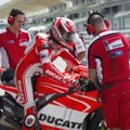 Nicky Hayden Bersiap dengan Motor Andalannya