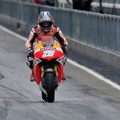 Aksi Dani Pedrosa di Tes Perdana MotoGP 2013