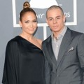 Jennifer Lopez dan Casper Smart di Red Carpet Grammy Awards 2013
