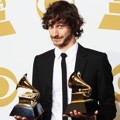 Gotye Raih Piala Best Pop Duo/Group Performance