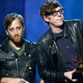 The Black Keys Raih Piala Best Rock Performance