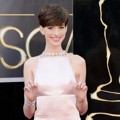 Anne Hathaway di Red Carpet Oscar 2013