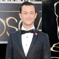 Joseph Gordon-Levitt di Red Carpet Oscar 2013