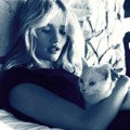 Rosie Huntington-Whiteley di Majalah Vogue Spanyol Edisi Maret 2013