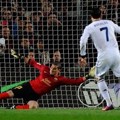 Cristiano Ronaldo Berhasil Membobol Gawang Jose Manuel Pinto