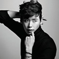 Lee Jong Suk di Majalah Harper's Bazaar Edisi Maret 2013