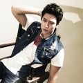 Go Kyung Pyo di Majalah Singles Edisi Maret 2013