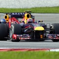 Sebastian Vettel Finish di Posisi Pertama