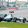 Lewis Hamilton Finish di Urutan Ketiga