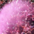 Kemeriahan Festival Warna di Ahmedabad India