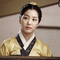 Lee Yoo Bi Sebagai Park Chung Jo