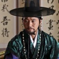 Lee Sung Jae Sebagai Jo Kwan Woong
