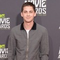 Logan Lerman di Red Carpet MTV Movie Awards 2013