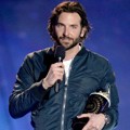 Bradley Cooper Raih Piala Best Male Performance