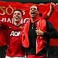 Michael Carrick dan Rio Ferdinand Rayakan Kemengan Manchester United