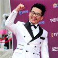 Kim Jun Ho Hadir di Baeksang Awards 2013