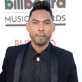 Miguel di Blue Carpet Billboard Music Awards 2013