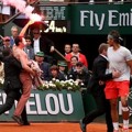Pihak Keamanan Menyelamatkan Rafael Nadal dari Amukan Seorang Penonton