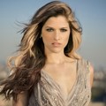 Cassadee Pope di Teaser Single 'Wasting All These Tears'