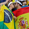 Suporter Brazil dan Spanyol Berciuman Saat Laga Final Piala Konfederasi 2013
