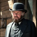Tom Wilkinson Sebagai Cole