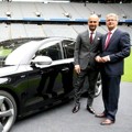Pep Guardiola Mendapat Hadiah Mobil dari CEO AUDI Rupert Stadler