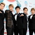 Shinhwa di Blue Carpet Mnet 20's Choice Awards 2013