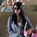 Farah Quinn di Kapal Feri Menuju Pulau Sumbawa