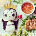 Nasi Kepal yang Dibuat Menjadi Bentuk Ratu Jahat dari Dongeng Putri Salju