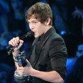 Austin Mahone Raih Piala Artist To Watch