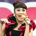 Fitri Carlina Saat Tampil di Acara Musik 'Inbox'