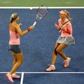 Andrea Hlavackova/Lucie Hradecka Berhasil Kalahkan Casey Dellacqua/Ashleigh Barty
