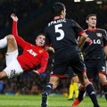 Aksi Akrobat Robin van Persie Saat Mencetak Gol