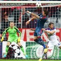 Mario Mandzukic Berhasil Cetak Gol dengan Sundulannya