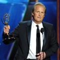 Jeff Daniels Raih Piala Outstanding Actor in a Drama