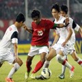 Ilham Udin Armayn Dikepung Pemain Vietnam di Laga Final