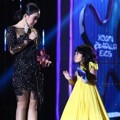 Syahrini dan Alifa di Inbox Awards 2013