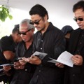 Ello Saat Pemakaman Diana Nasution