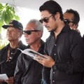 Ello Saat Pemakaman Diana Nasution