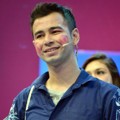 Raffi Ahmad Saat Menjadi Host Acara Musik 'Dahsyat'