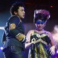 Giring Nidji dan Momo Geisha Menyanyikan 'Indahnya Cinta' dan 'Cukup Tak Lagi'