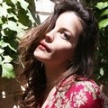Liv Tyler Berpose untuk Website Into the Gloss